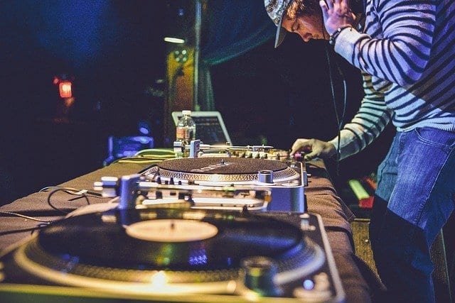 Being a DJ- rock ivinyl revival