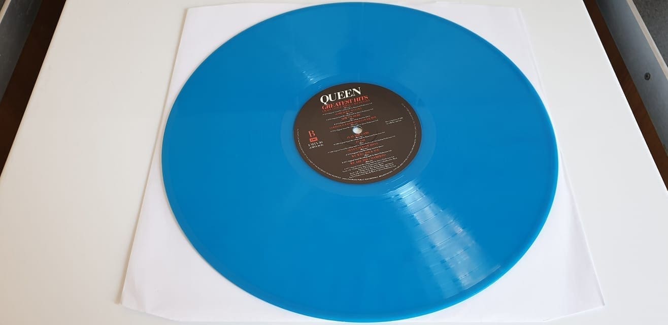 Queen - Greatest Hits (Coloured Vinyl) LP Record Vinyl - Image 2