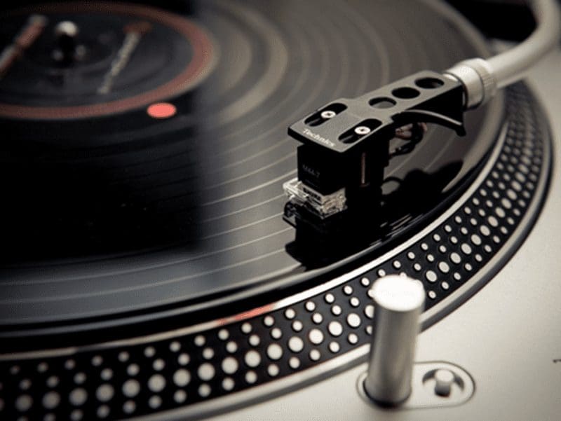 watching records spin - rock vinyl revival