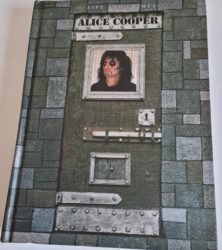 Buy this rare Alice Cooper CD Boxset by clicking here